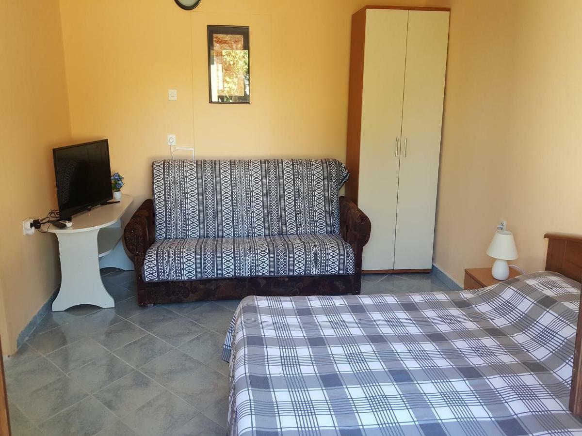 Apartment Silvija Ližnjan エクステリア 写真
